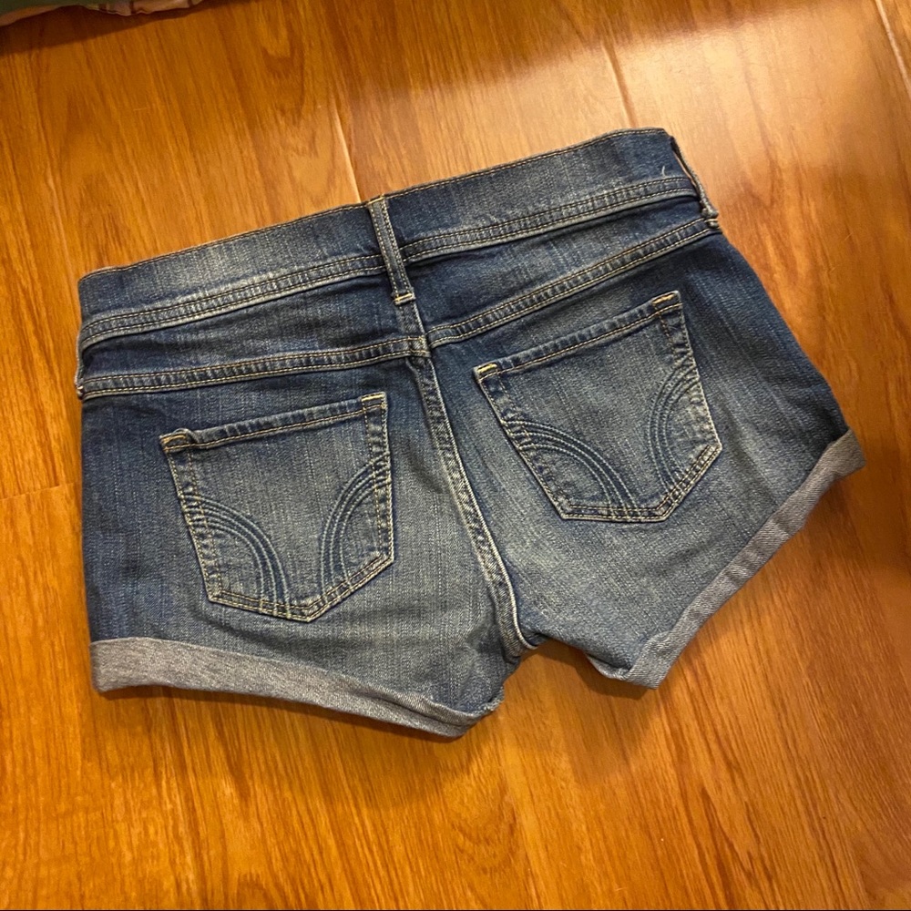 Hollister Short Shorts - Picture 3 of 3